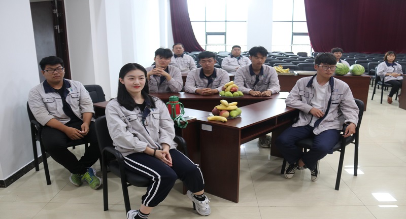项目动态-公司组织代培生特训营毕业典礼 (2).jpg